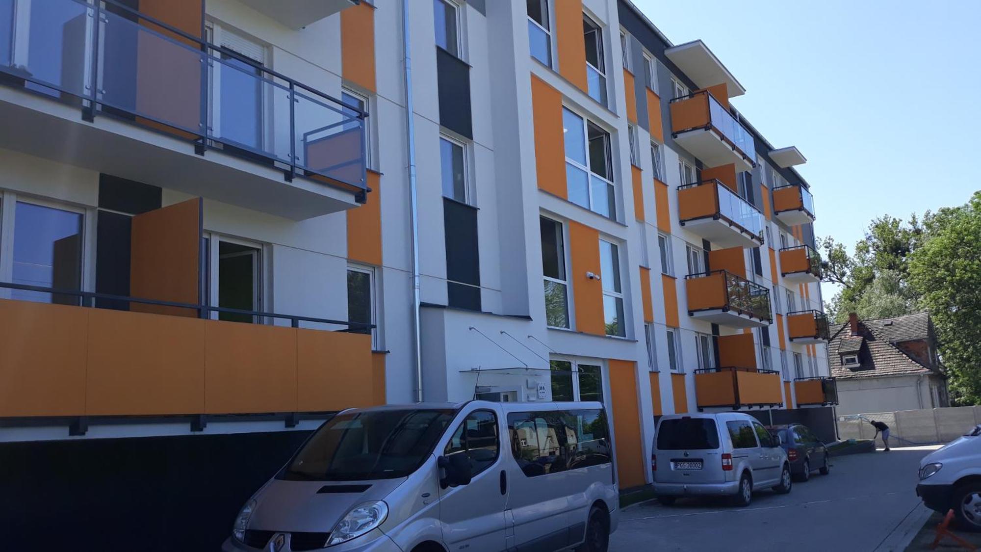 3 Apartment *